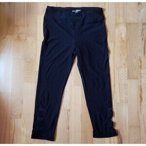 Steve Madden Quick Dry Capri Black Legging, Medium